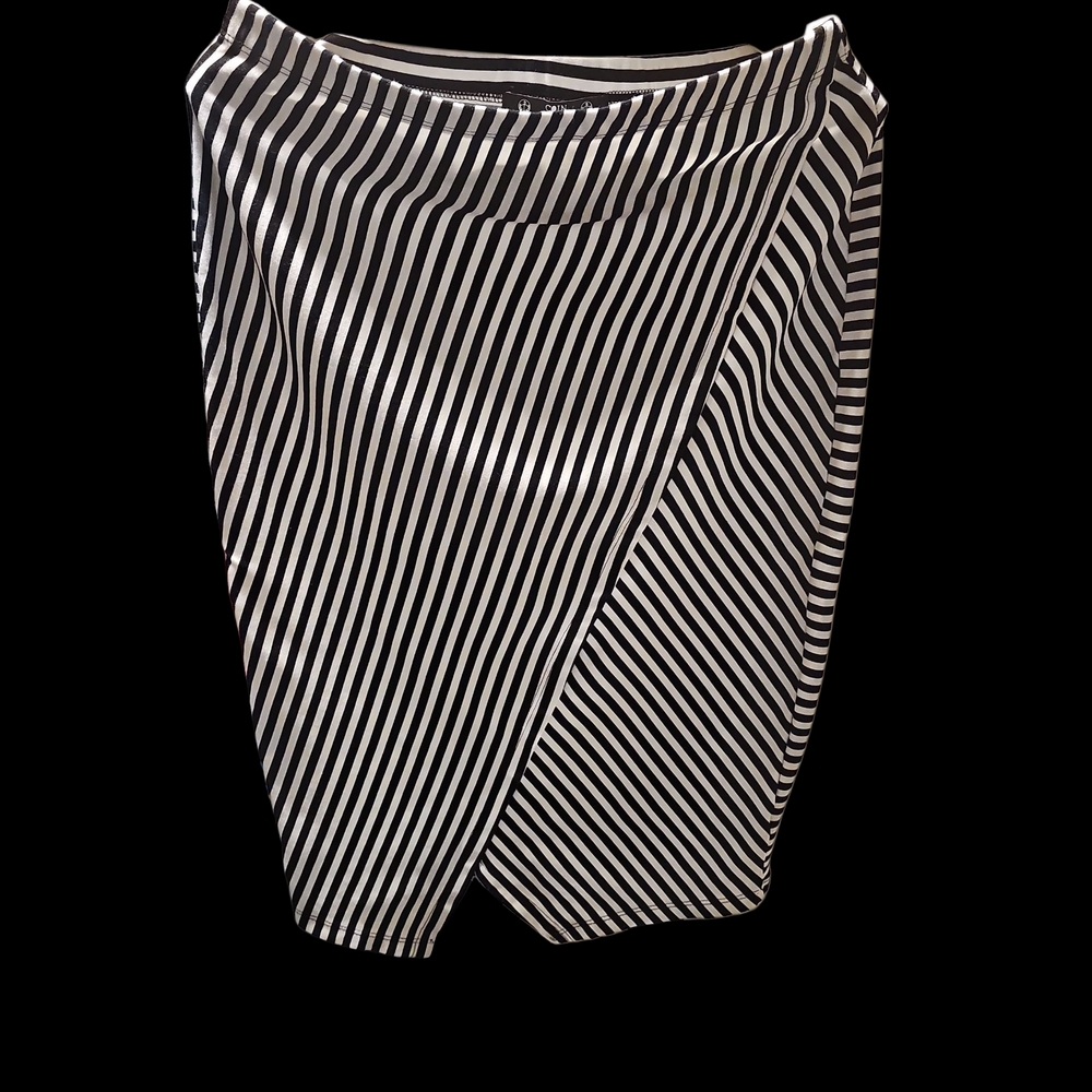 Chic Asymmetrical‎ Striped Skirt